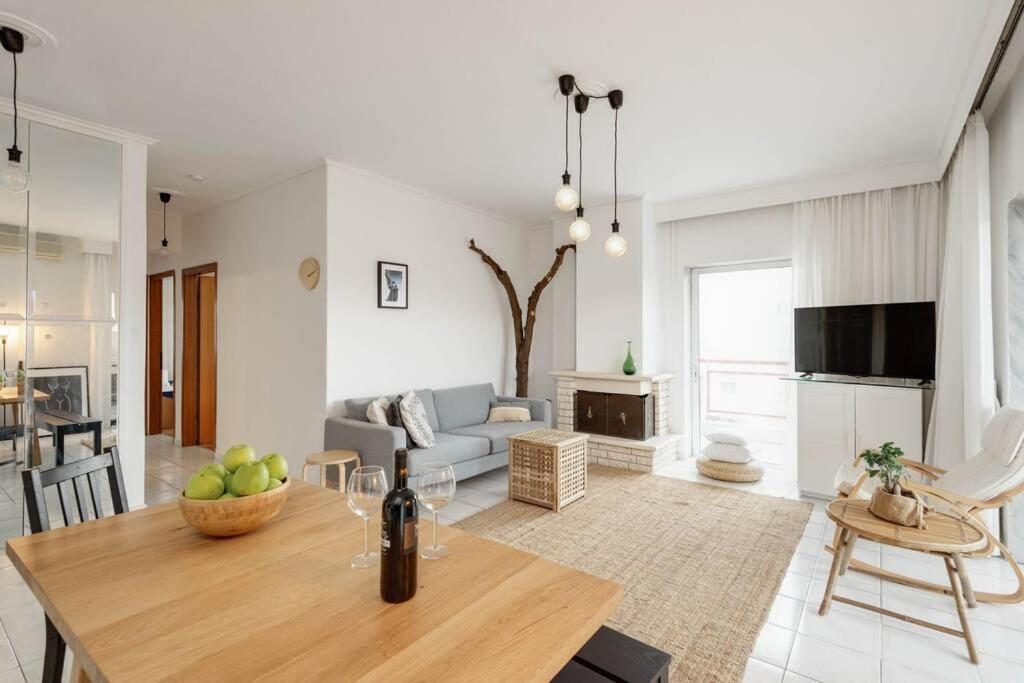 3br 300mts From The Apartament Peraía