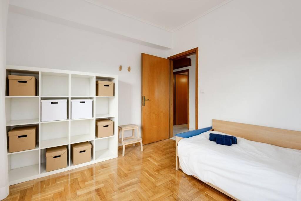 3br 300mts From The *